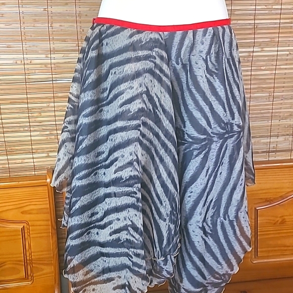 Victor Tung Layered Ruffle Skirt ❤️ - Picture 6 of 10